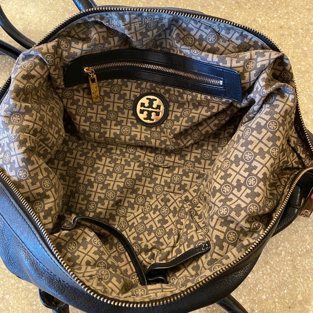 ⭐️Tory Burch Black Leather bag⭐️ - Picture 5 of 9